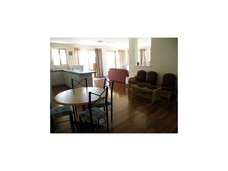 9 Retreat Green, Banksia Grove WA 6031