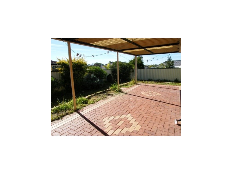 9 Retreat Green, Banksia Grove WA 6031