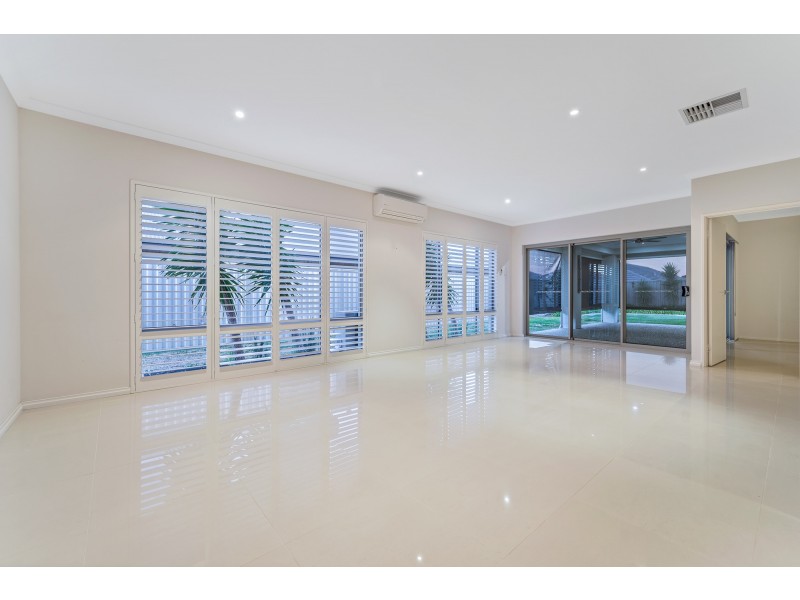 6 Dietes View, Sinagra WA 6065