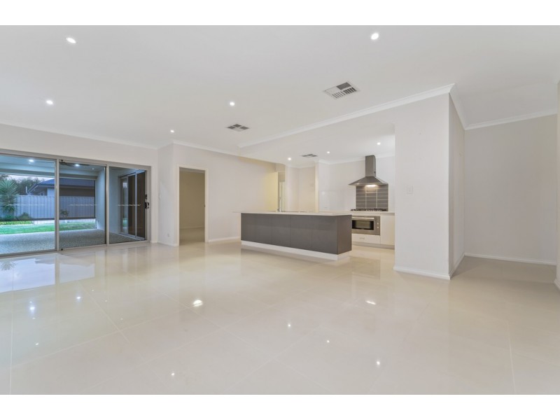 6 Dietes View, Sinagra WA 6065