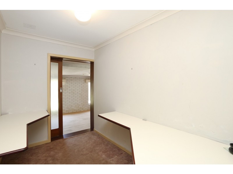 94 Casserley Avenue, Girrawheen WA 6064