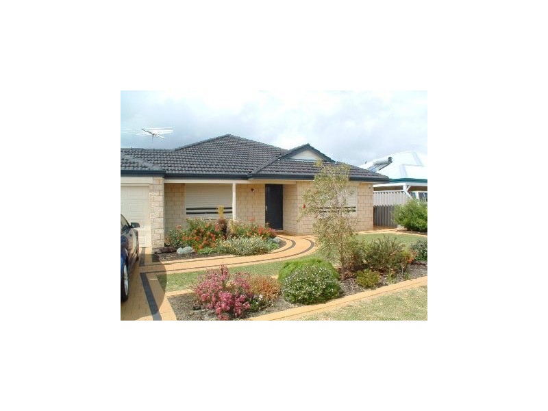 17 Dentata Street, Banksia Grove WA 6031