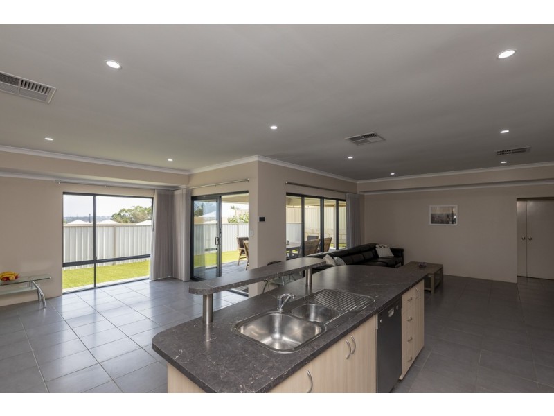 30 Basico Avenue, Sinagra WA 6065