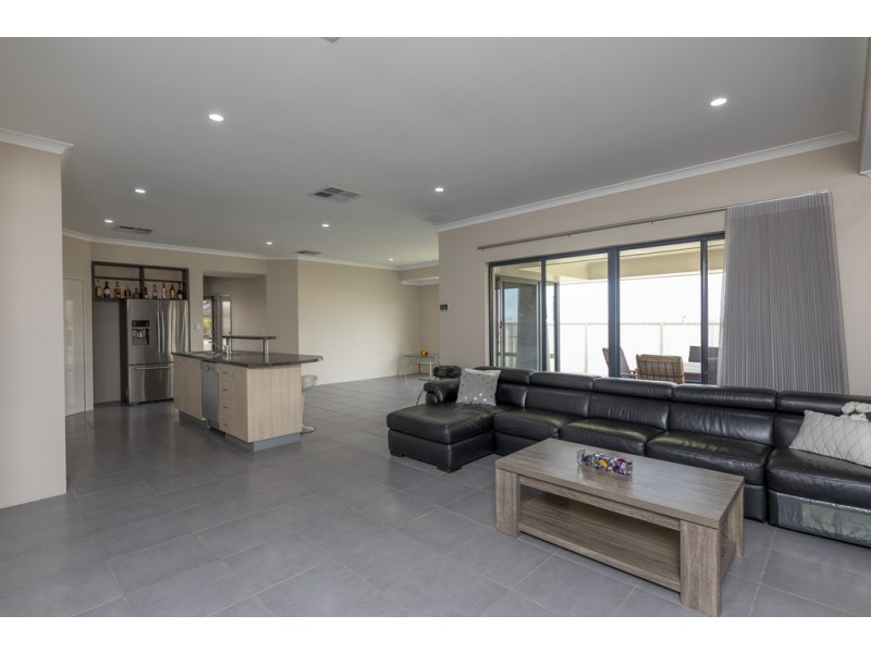 30 Basico Avenue, Sinagra WA 6065