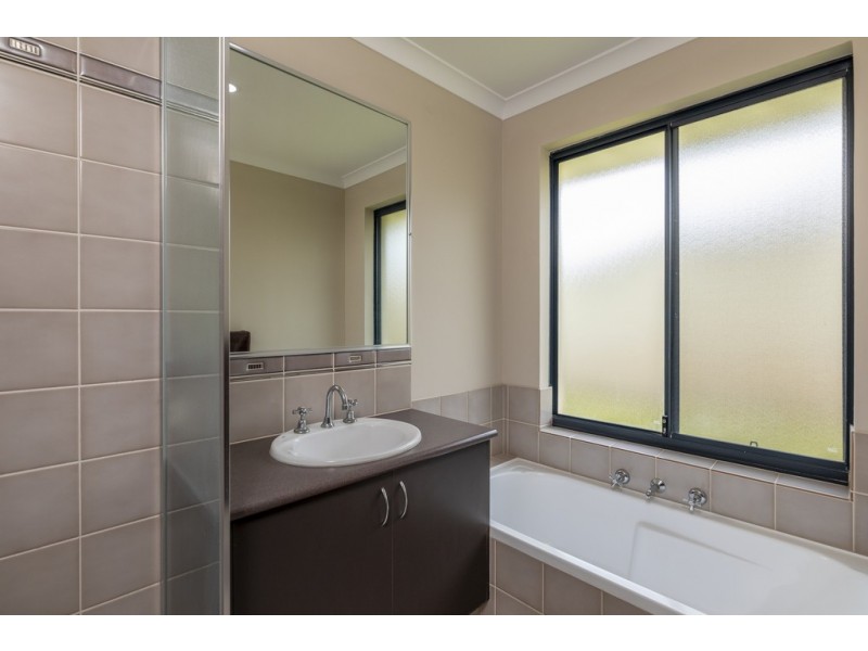 30 Basico Avenue, Sinagra WA 6065