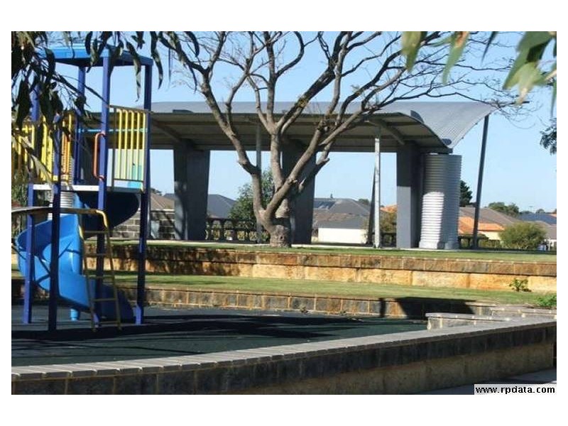 15 Triller Bend, Tapping WA 6065