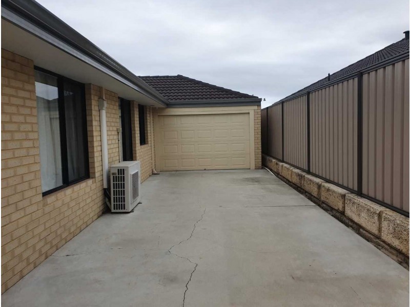 25 Vancouver Parade, Wanneroo WA 6065