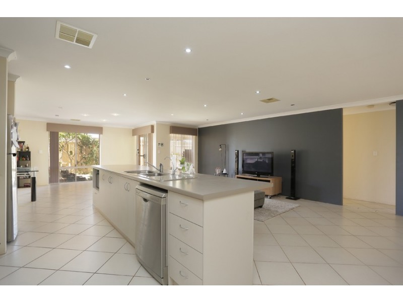 20 Rometta Way, Sinagra WA 6065