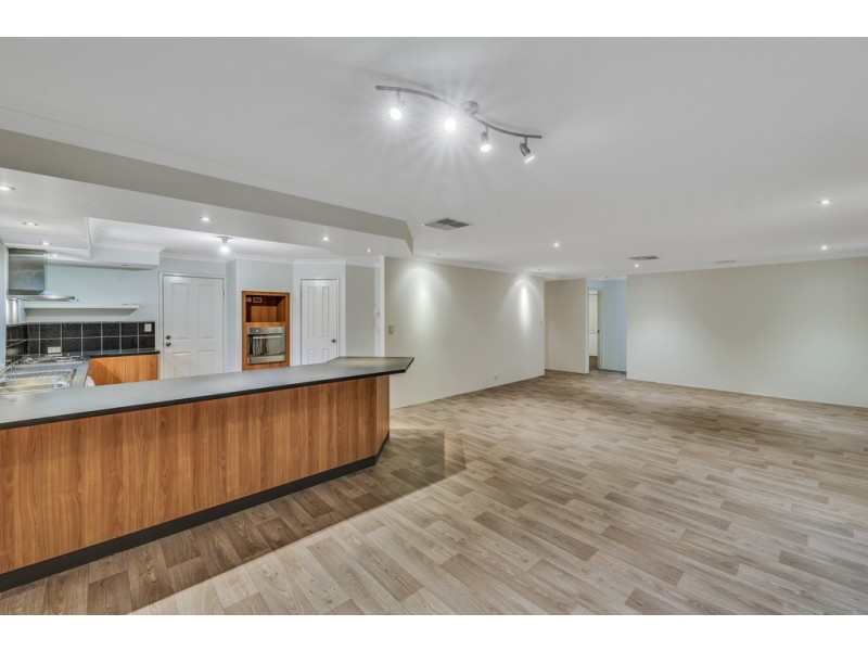 6 Athens Lane, Hocking WA 6065