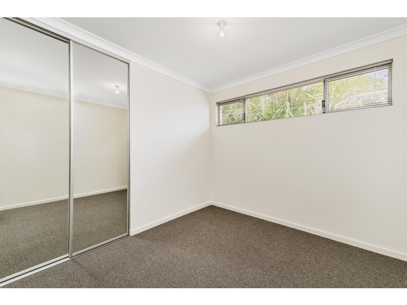 69C Danbury Cres, Girrawheen WA 6064
