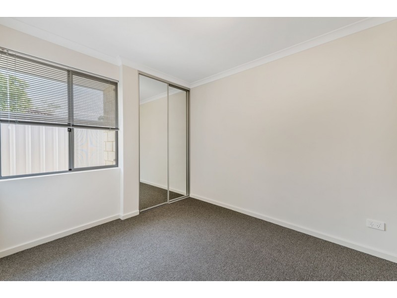 69C Danbury Cres, Girrawheen WA 6064