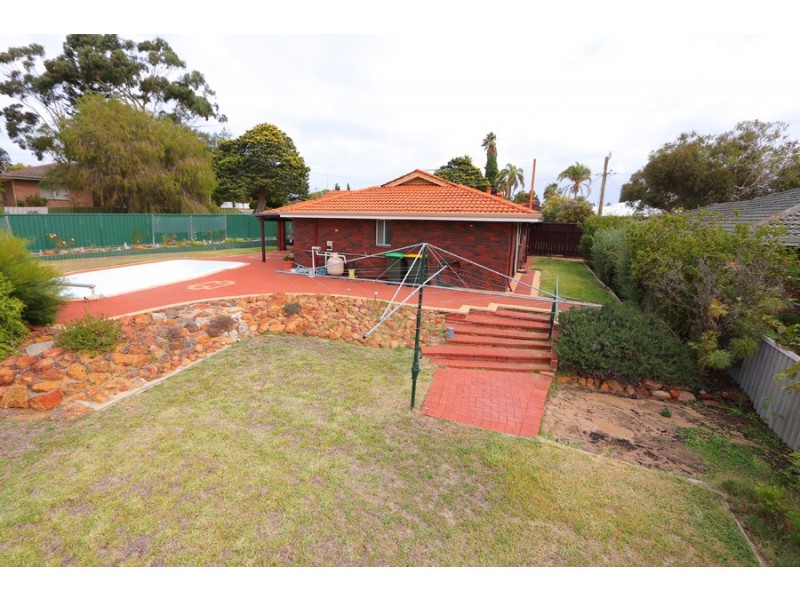 4 Iolanthe Drive, Duncraig WA 6023