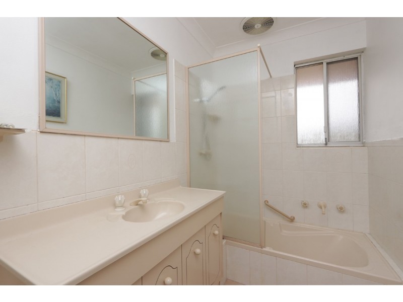 4 Iolanthe Drive, Duncraig WA 6023