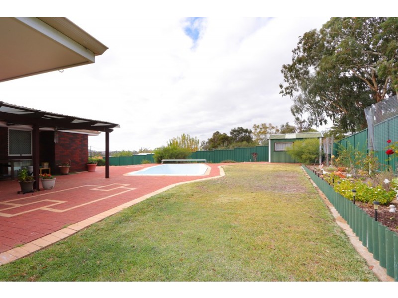 4 Iolanthe Drive, Duncraig WA 6023
