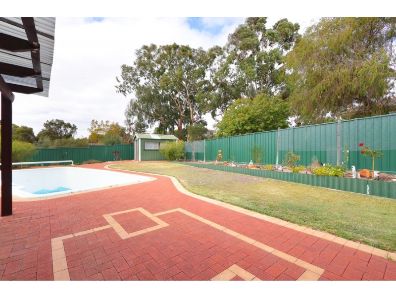4 Iolanthe Drive, Duncraig WA 6023