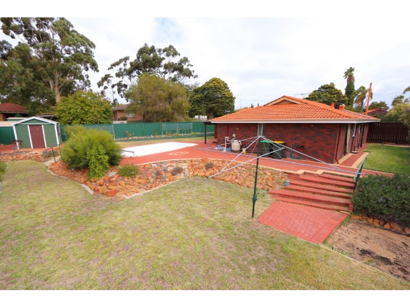 4 Iolanthe Drive, Duncraig WA 6023