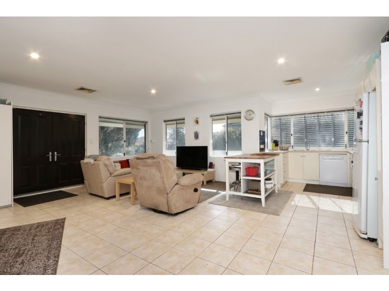 23 and 25 Lilac Hill Vista, Madeley WA 6065