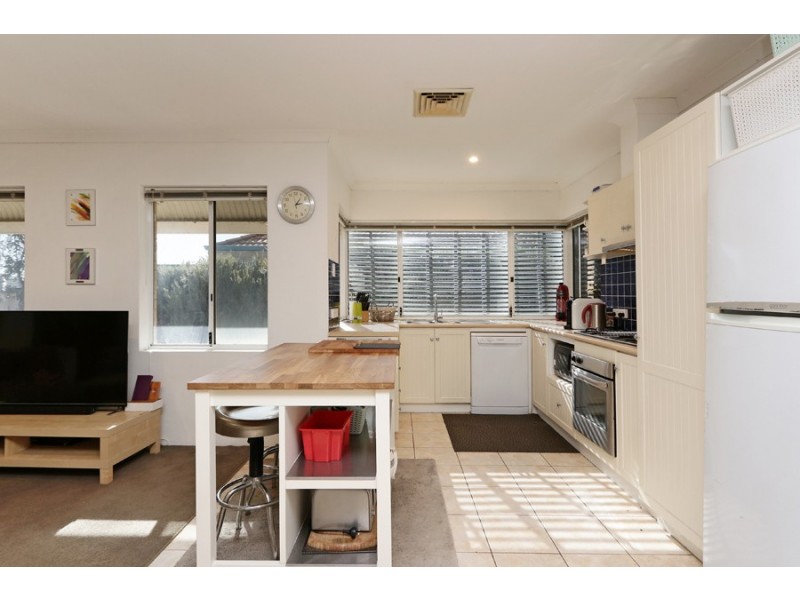 23 and 25 Lilac Hill Vista, Madeley WA 6065