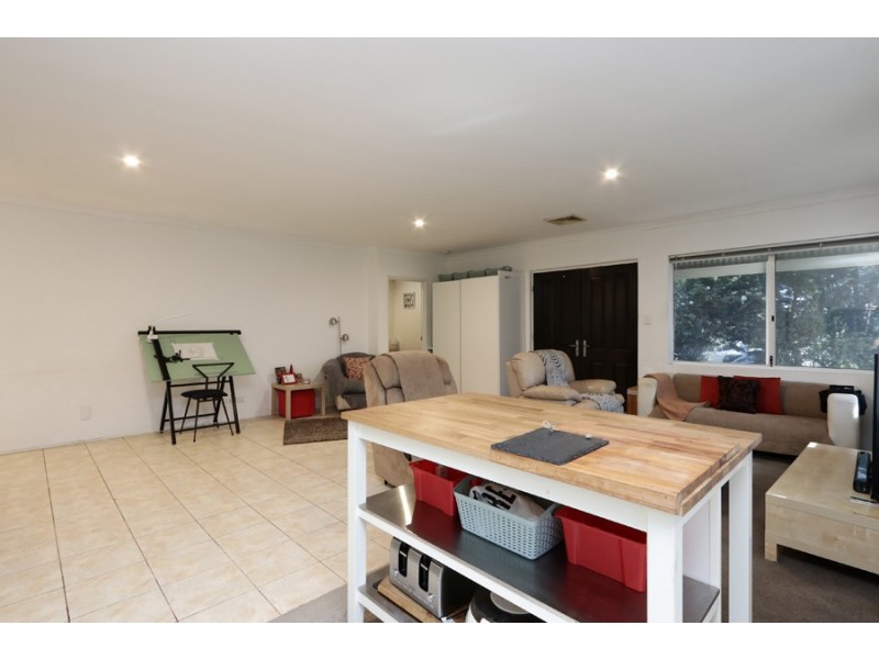 23 and 25 Lilac Hill Vista, Madeley WA 6065