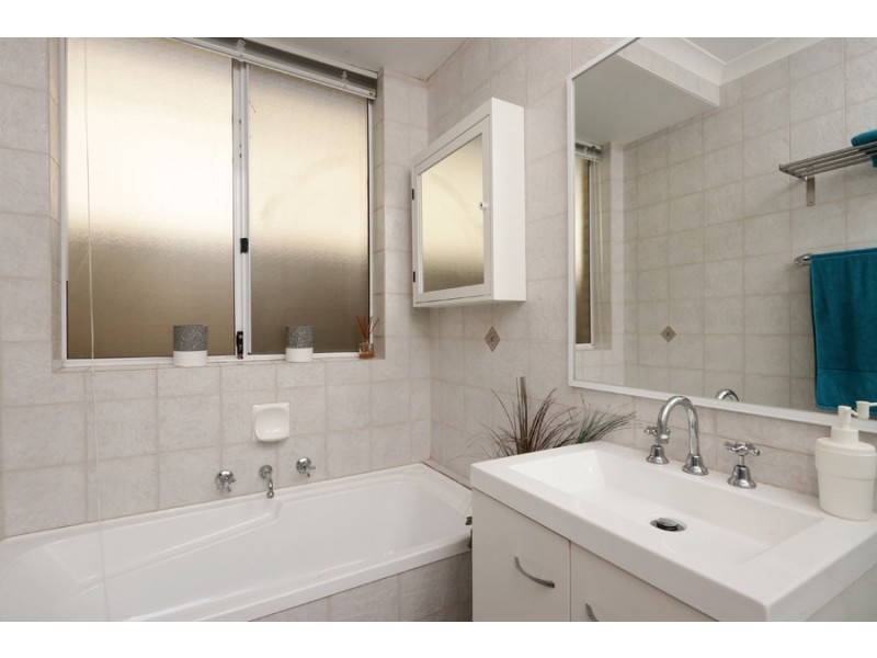 23 and 25 Lilac Hill Vista, Madeley WA 6065