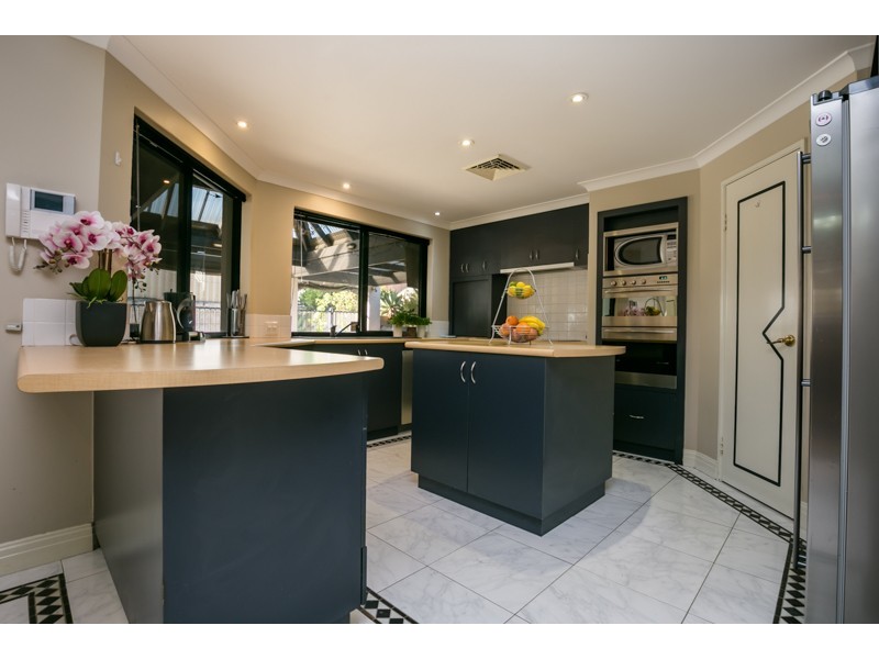 15 Cardiff Gate, Iluka WA 6028