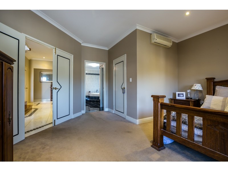 15 Cardiff Gate, Iluka WA 6028