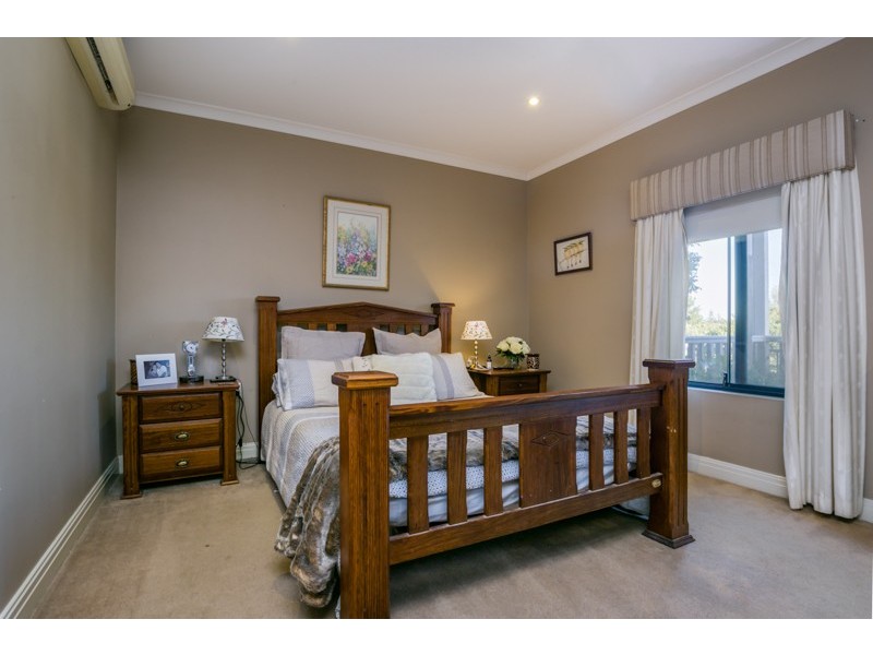 15 Cardiff Gate, Iluka WA 6028