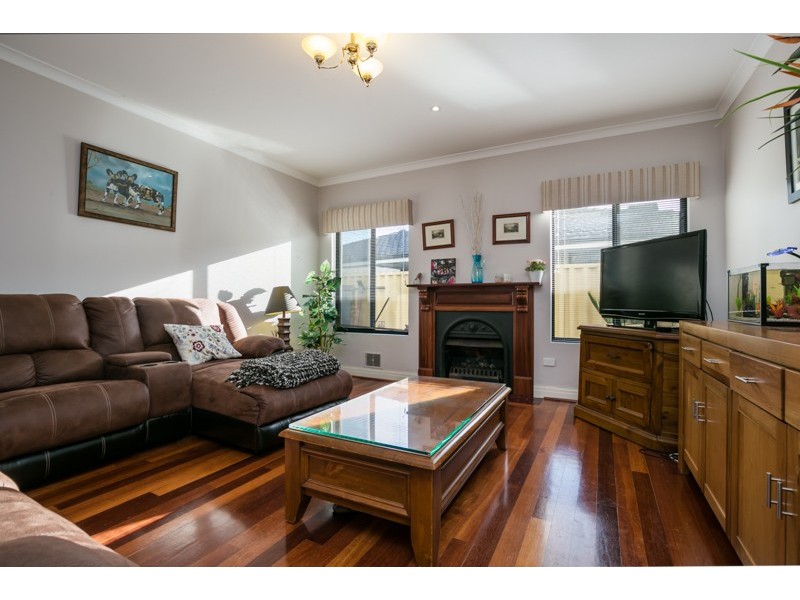 15 Cardiff Gate, Iluka WA 6028