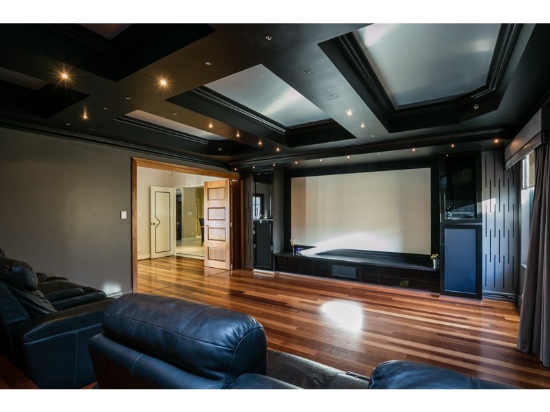 15 Cardiff Gate, Iluka WA 6028