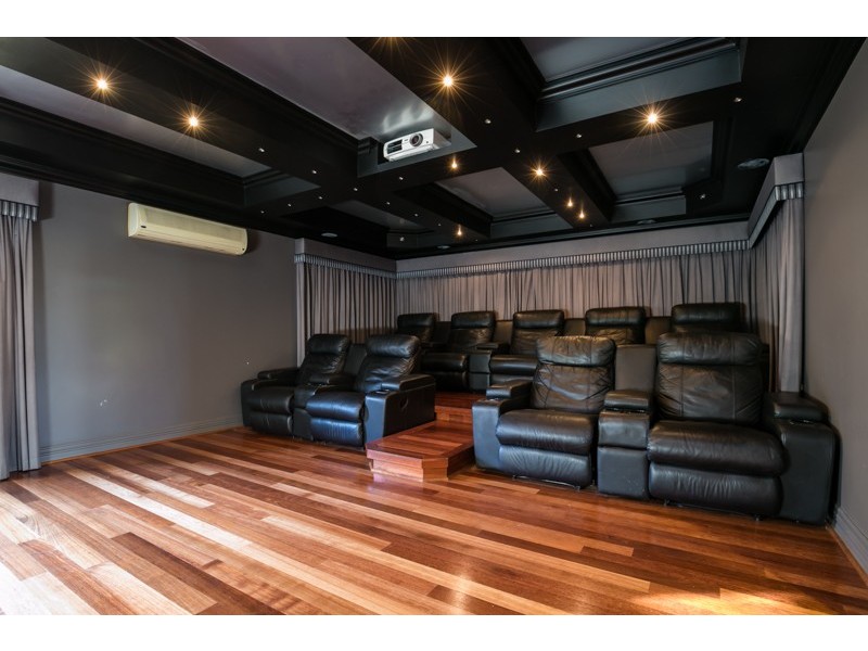 15 Cardiff Gate, Iluka WA 6028