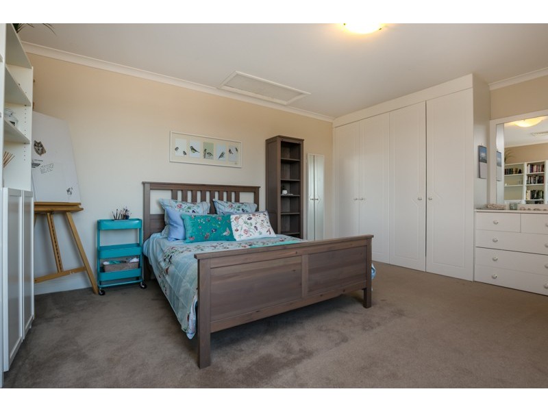 15 Cardiff Gate, Iluka WA 6028