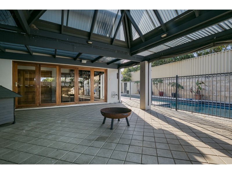 15 Cardiff Gate, Iluka WA 6028