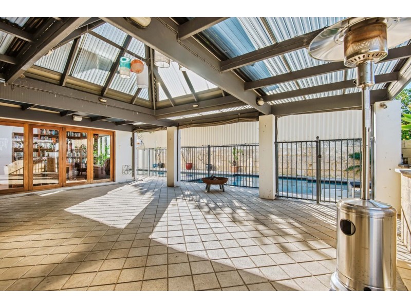 15 Cardiff Gate, Iluka WA 6028