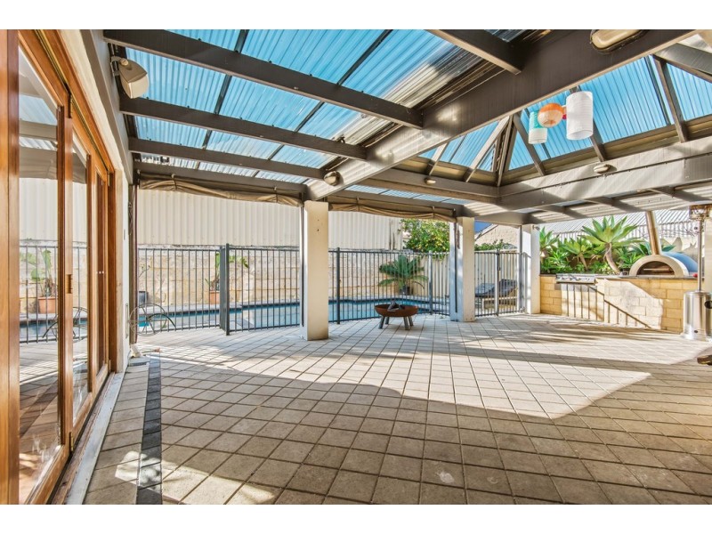 15 Cardiff Gate, Iluka WA 6028