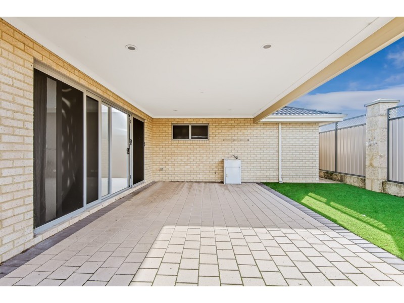 1 Vancouver Parade, Wanneroo WA 6065