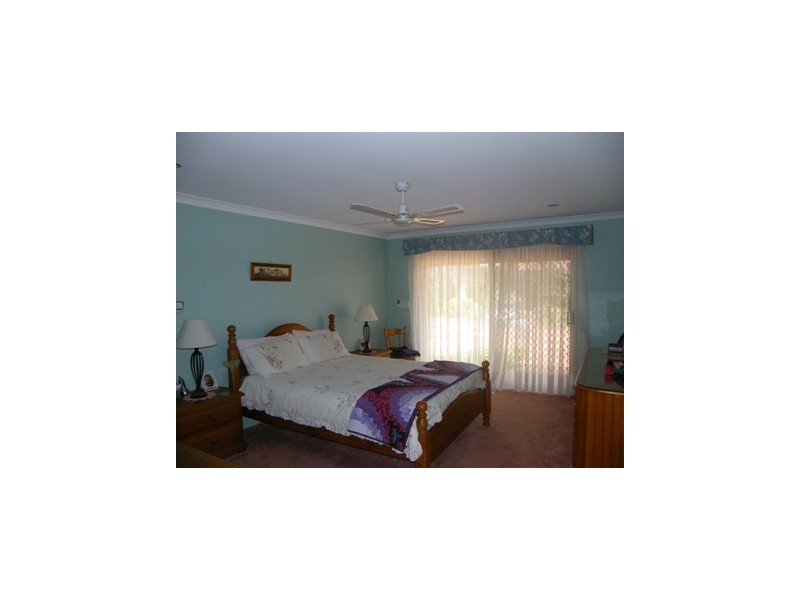 4 Agonis Place, Wanneroo WA 6065