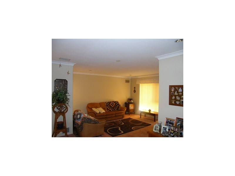 4 Agonis Place, Wanneroo WA 6065