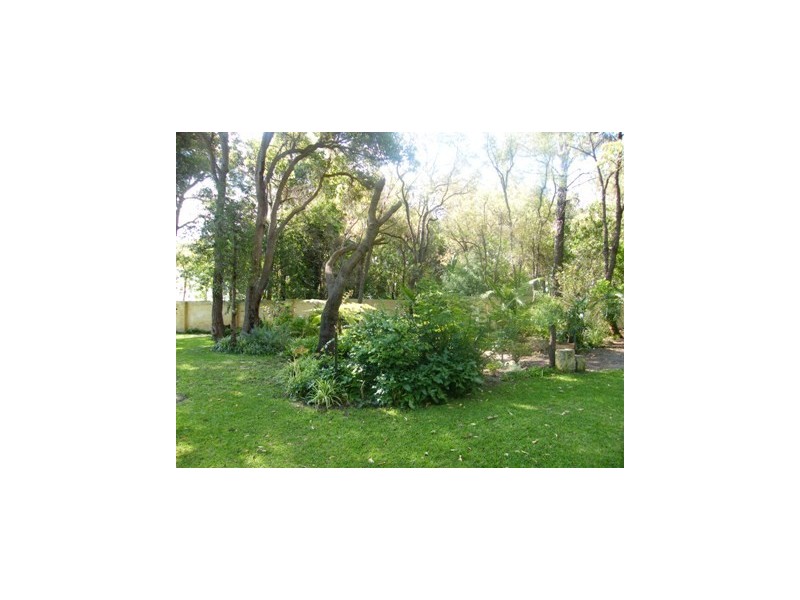 4 Agonis Place, Wanneroo WA 6065