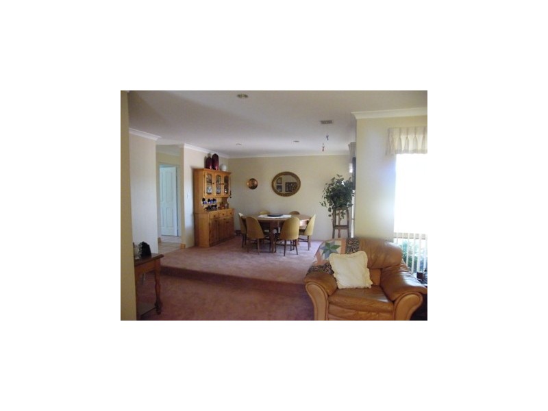 4 Agonis Place, Wanneroo WA 6065