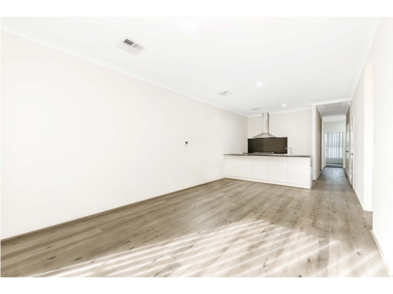 63 Cosmia Grove, Jindalee WA 6036