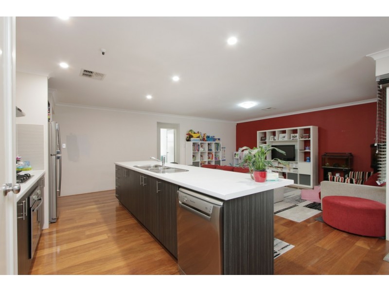 10 Salzburg Way, Wanneroo WA 6065