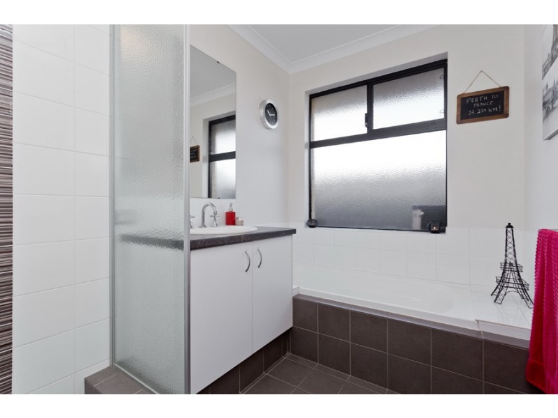 47 Willard Circuit, Banksia Grove WA 6031