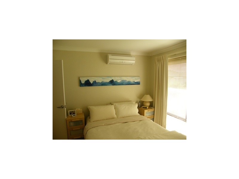 6 Macalpine Retreat, Kinross WA 6028