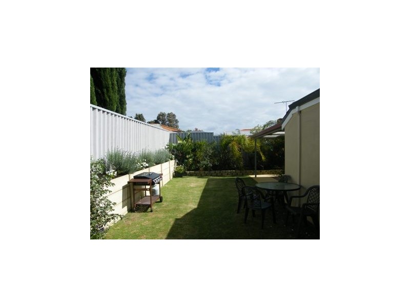 6 Macalpine Retreat, Kinross WA 6028