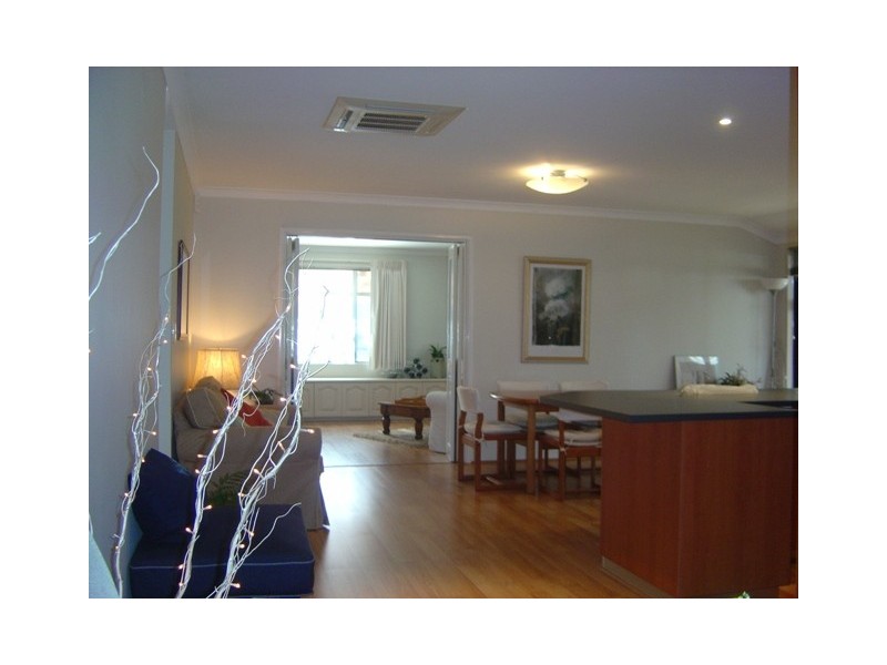 6 Macalpine Retreat, Kinross WA 6028