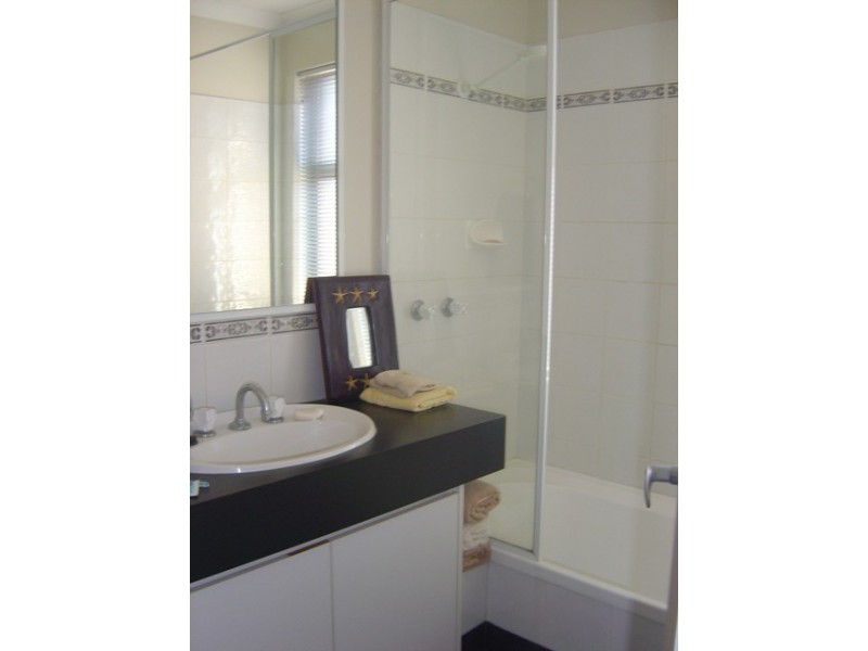 6 Macalpine Retreat, Kinross WA 6028