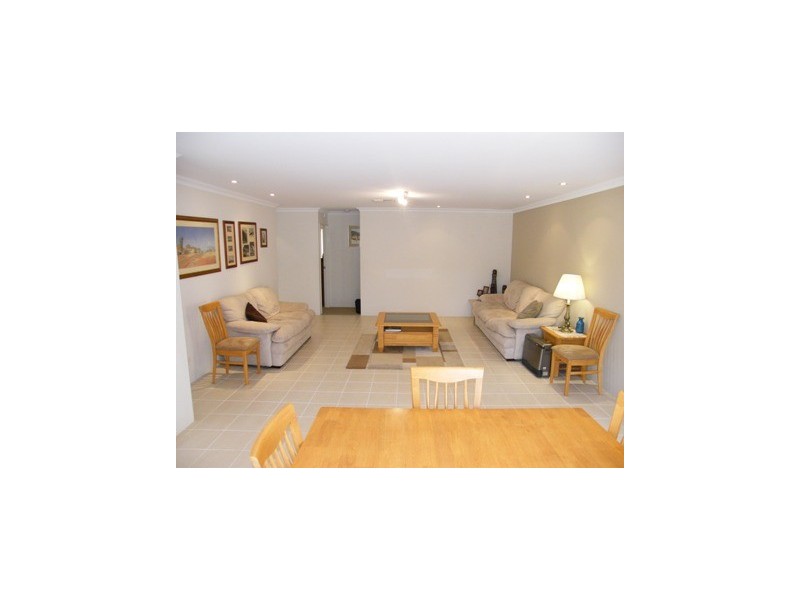 11 Mondrian App, Ashby WA 6065