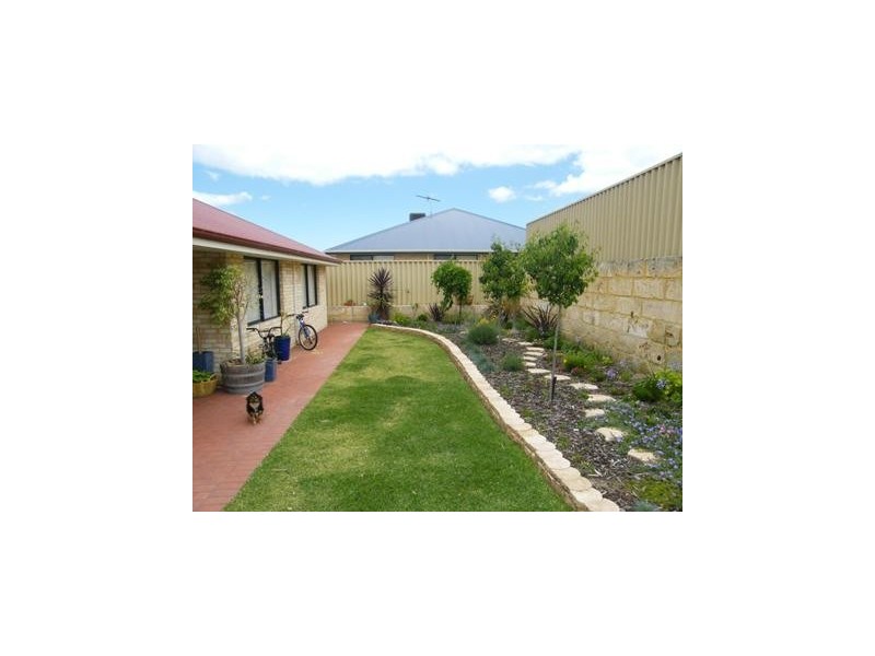 11 Mondrian App, Ashby WA 6065