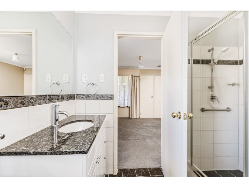 25 Topeka Place, Wanneroo WA 6065