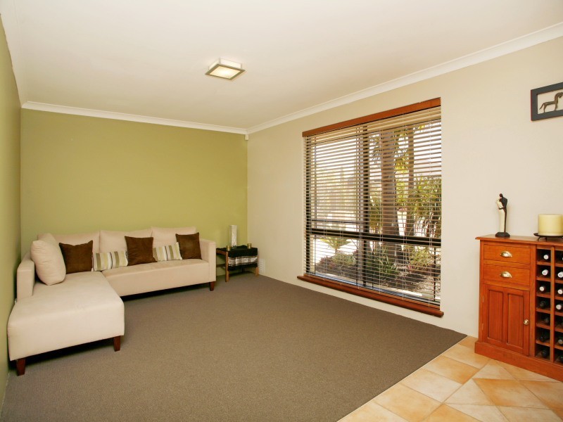 9 Gutha Rtt, Hocking WA 6065